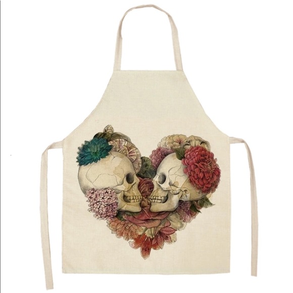 Apron Heart Skulls Punk Goth Crafts Decor - Picture 4 of 7